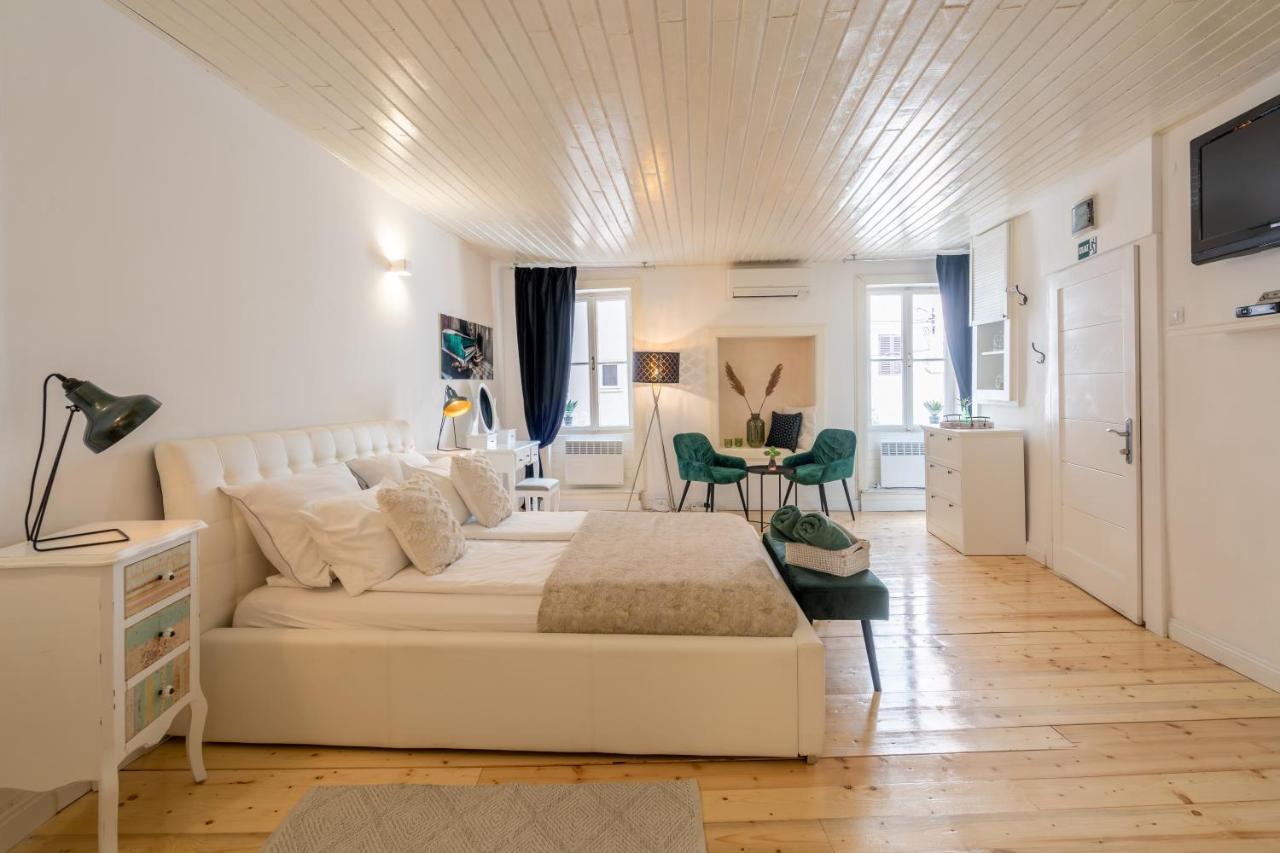 Casanoa Old Town Rovinj Apartment Exteriör bild